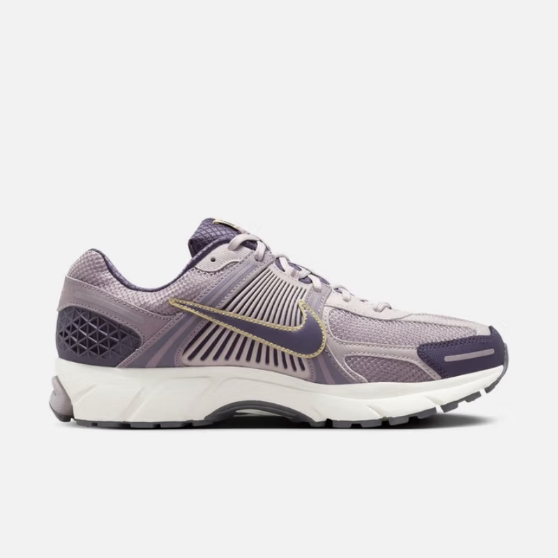 Nike's New Lightweight, Cushio - Women Shoes Must Have avaliação e preço