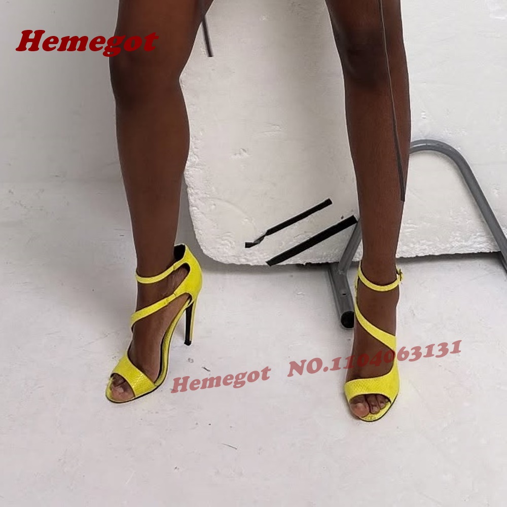 Neon Yellow Snake Print Sandal - Women'S Shoes Yellow avaliação e preço
