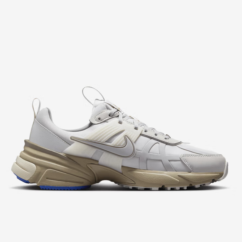 Nike's New Thick-Soled Dual-De - Women Shoes Must Have avaliação e preço