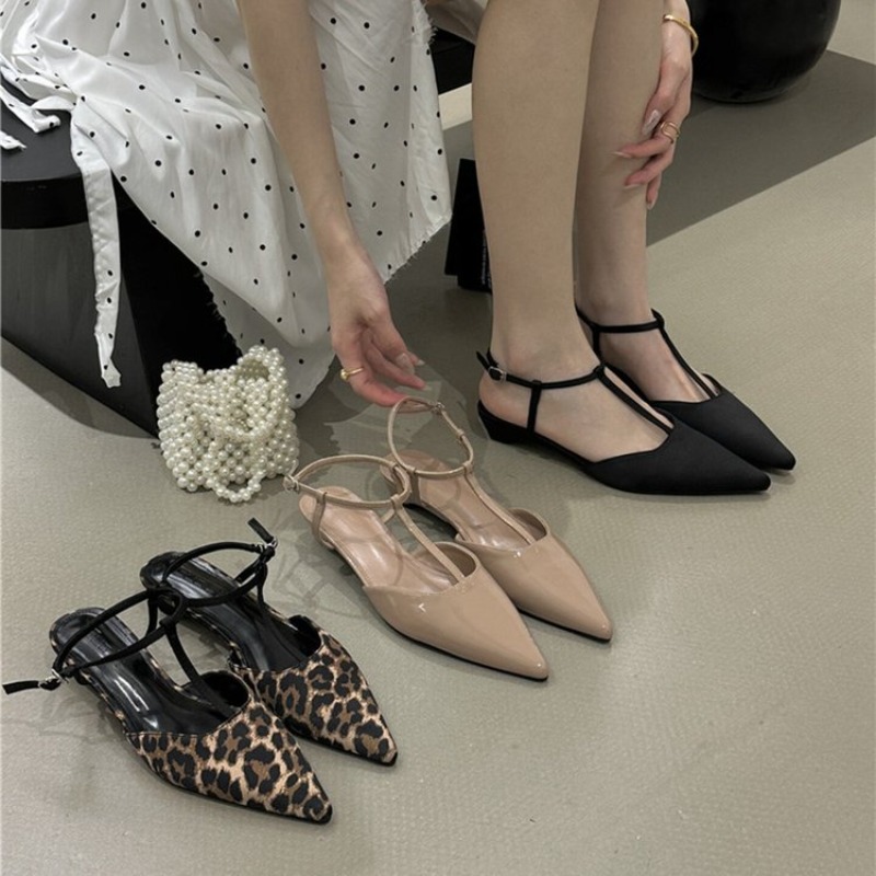 Womens Pointed Toe T-Strap Kit - Women Shoes Sandals avaliação e preço