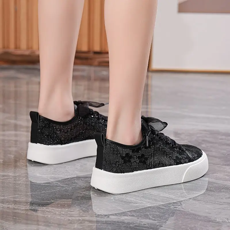 ​Women's Casual White Sneakers - Women Shoes Must Have avaliação e preço